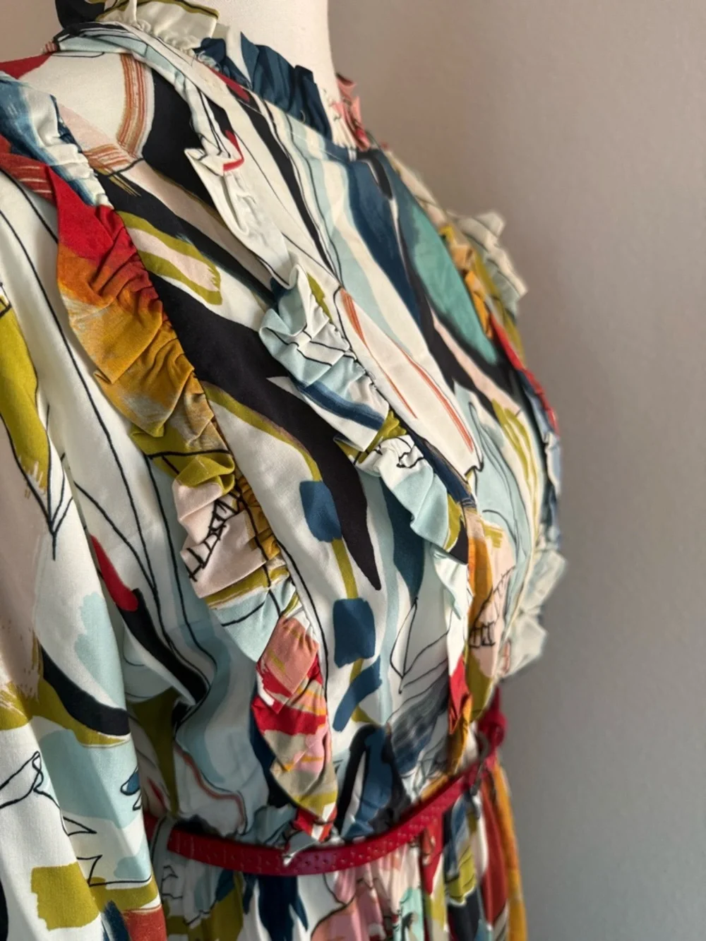Elegant Floral Maxi Dress – Long Sleeve – Size Large – Chic & Flowing Style. - Picture 3 of 9